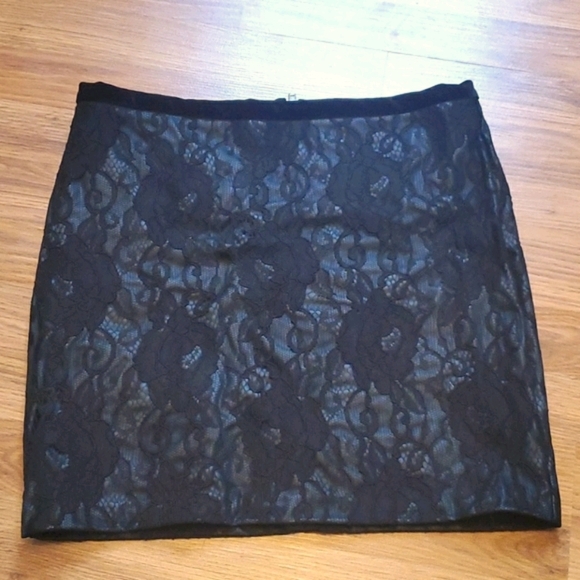 Zara Lace Skirt - Picture 2 of 7